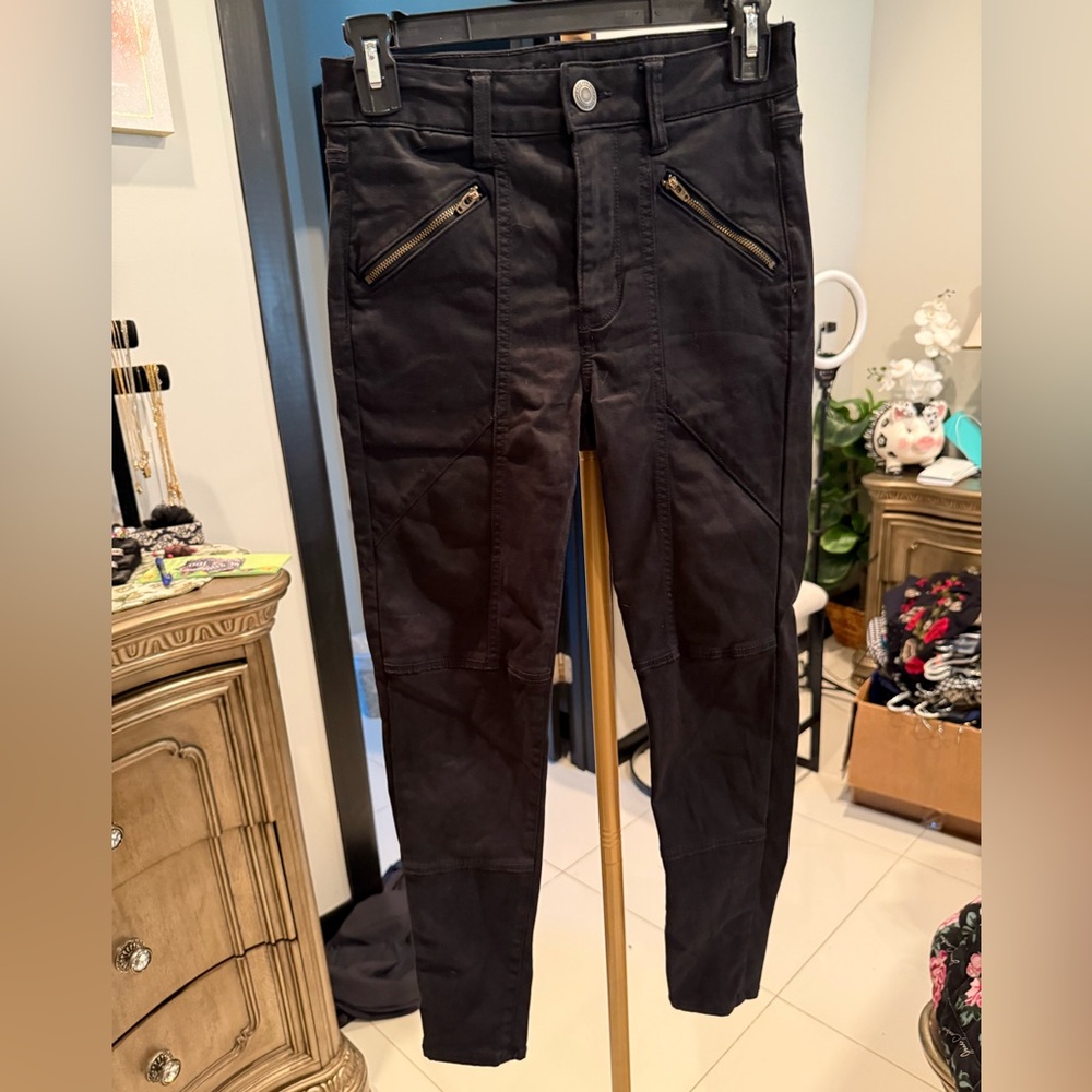 Black Cargo Pants with Tapered Fit and Utility Style
